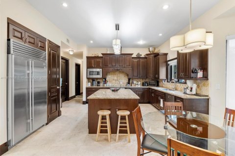 Villa ou maison à vendre à Sunny Isles Beach, Floride: 5 chambres, 422.24 m2 № 1937619 - photo 27