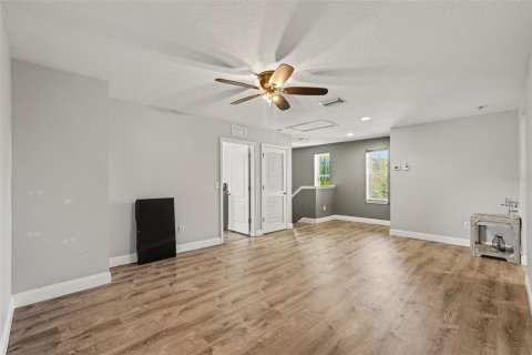 House in Riverview, Florida 4 bedrooms, 225.2 sq.m. № 2430903 - photo 13