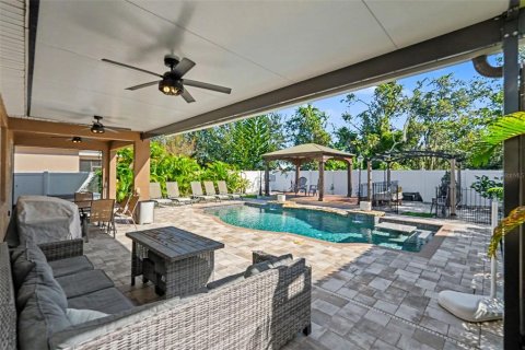 House in Riverview, Florida 4 bedrooms, 225.2 sq.m. № 2430903 - photo 14