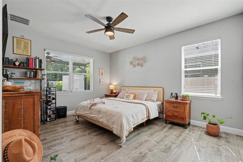 House in Riverview, Florida 4 bedrooms, 225.2 sq.m. № 2430903 - photo 15