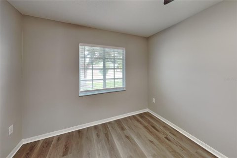 Villa ou maison à louer à Brandon, Floride: 3 chambres, 108.51 m2 № 2416445 - photo 11