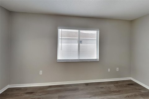 Villa ou maison à louer à Brandon, Floride: 3 chambres, 108.51 m2 № 2416445 - photo 7