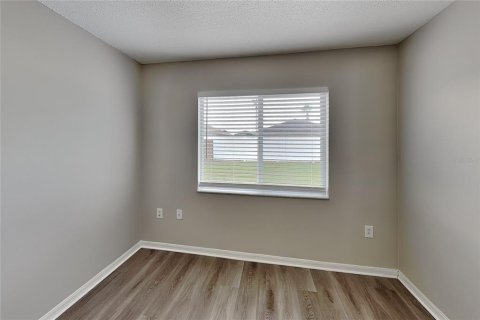 Villa ou maison à louer à Brandon, Floride: 3 chambres, 108.51 m2 № 2416445 - photo 12