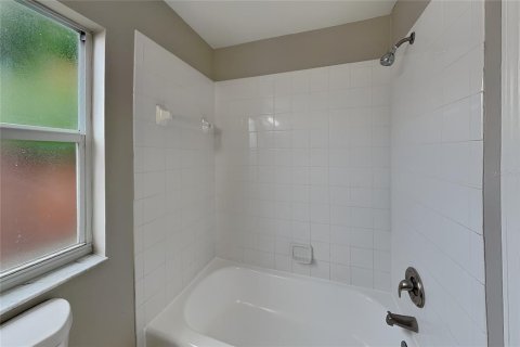 Villa ou maison à louer à Brandon, Floride: 3 chambres, 108.51 m2 № 2416445 - photo 14