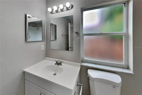 Villa ou maison à louer à Brandon, Floride: 3 chambres, 108.51 m2 № 2416445 - photo 13