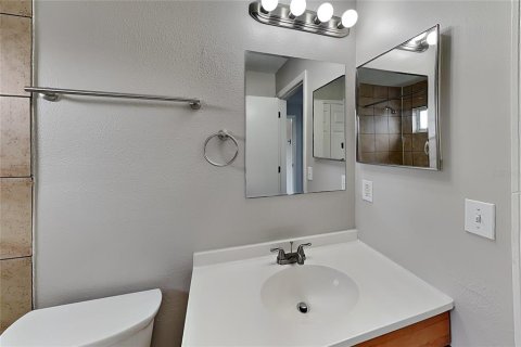 Villa ou maison à louer à Brandon, Floride: 3 chambres, 108.51 m2 № 2416445 - photo 9