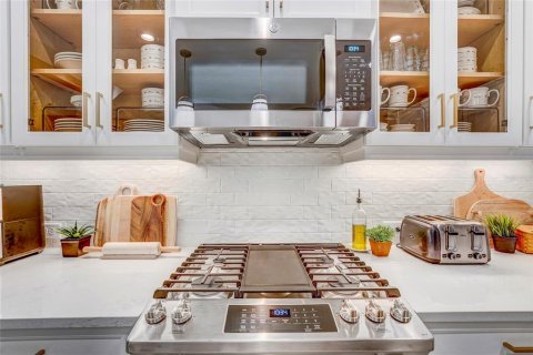 Купить виллу или дом в Сарасота, Флорида 11 комнат, 152.17м2, № 2113836 - фото 14
