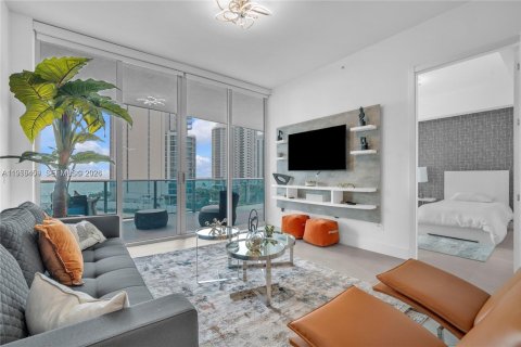 Condo in Sunny Isles Beach, Florida, 2 bedrooms  № 2010254 - photo 4