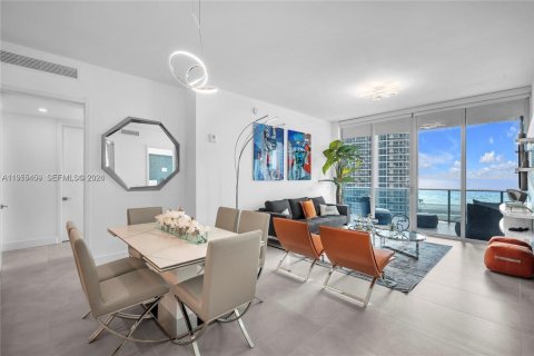 Condo in Sunny Isles Beach, Florida, 2 bedrooms  № 2010254 - photo 7