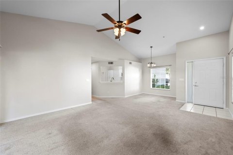Condo in Bradenton, Florida, 2 bedrooms  № 1886231 - photo 11