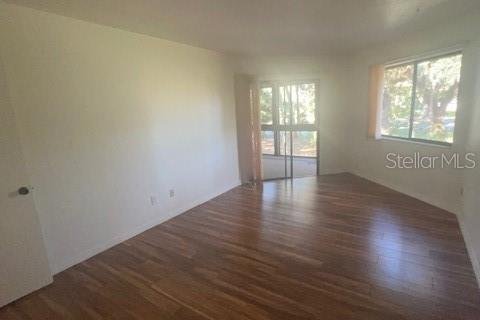 Condo in Palm Coast, Florida, 2 bedrooms  № 2393481 - photo 8