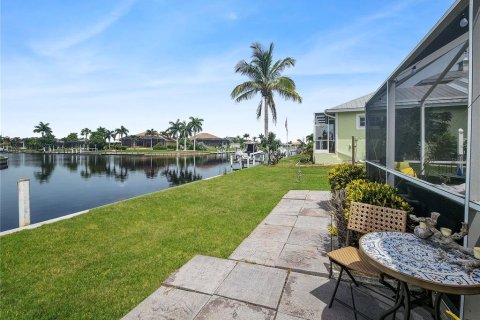 House in Punta Gorda, Florida 3 bedrooms, 157.75 sq.m. № 2200225 - photo 25