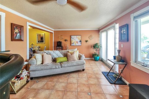House in Punta Gorda, Florida 3 bedrooms, 157.75 sq.m. № 2200225 - photo 18