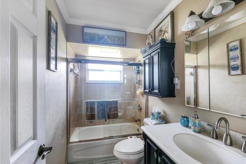 House in Punta Gorda, Florida 3 bedrooms, 157.75 sq.m. № 2200225 - photo 7