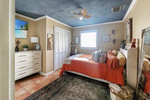 House in Punta Gorda, Florida 3 bedrooms, 157.75 sq.m. № 2200225 - photo 13