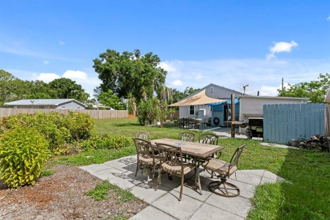 House in Saint Petersburg, Florida 2 bedrooms, 76.92 sq.m. № 2151582 - photo 25