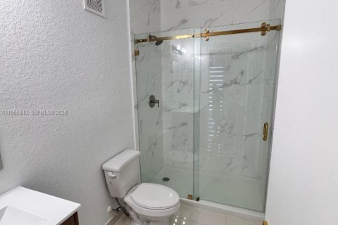 Снять в аренду виллу или дом в Флорида-Сити, Флорида 5 спален, 176.7м2, № 2027431 - фото 5