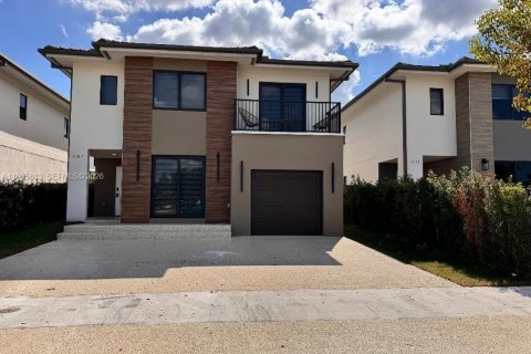 Дом в Флорида-Сити, Флорида 5 спален, 176.7м2 № 2027431