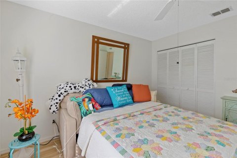 Condo in Sun City Center, Florida, 2 bedrooms  № 1847435 - photo 25
