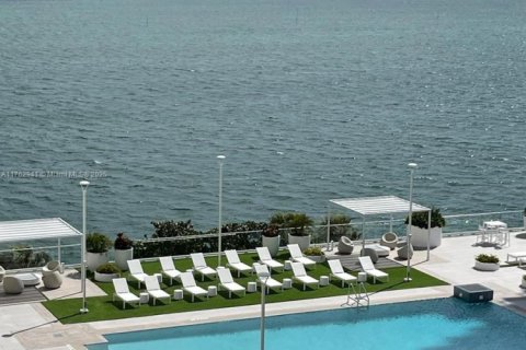 Condominio en alquiler en Miami, Florida, 2 dormitorios, 89.93 m2 № 1936112 - foto 2