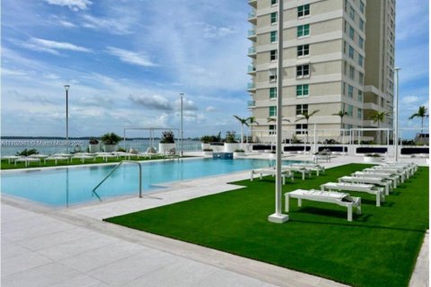 Condominio en alquiler en Miami, Florida, 2 dormitorios, 89.93 m2 № 1936112 - foto 4