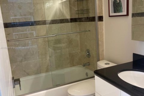 Condominio en alquiler en Miami, Florida, 2 dormitorios, 89.93 m2 № 1936112 - foto 18