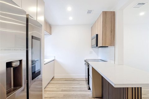 Casa en venta en North Miami, Florida, 3 dormitorios № 1949294 - foto 11