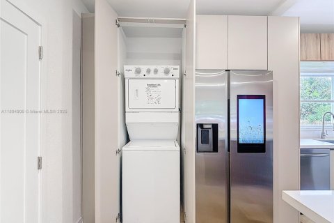 Casa en venta en North Miami, Florida, 3 dormitorios № 1949294 - foto 13