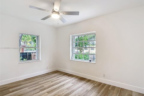 Casa en venta en North Miami, Florida, 3 dormitorios № 1949294 - foto 19