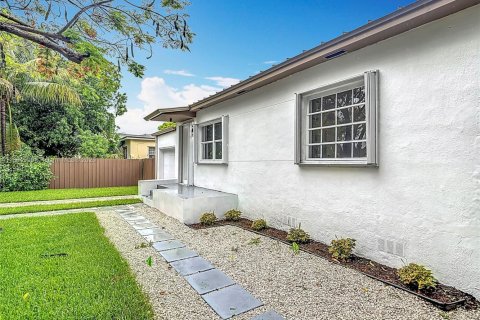 Casa en venta en North Miami, Florida, 3 dormitorios № 1949294 - foto 5