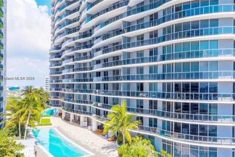 Condo in Miami, Florida, 2 bedrooms  № 1927739 - photo 20