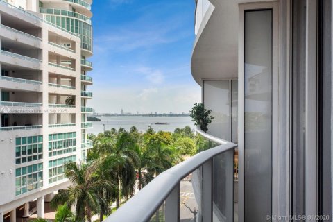 Condo in Miami, Florida, 2 bedrooms  № 1927739 - photo 2