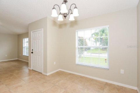 Villa ou maison à louer à Winter Haven, Floride: 3 chambres, 152.82 m2 № 2404885 - photo 6