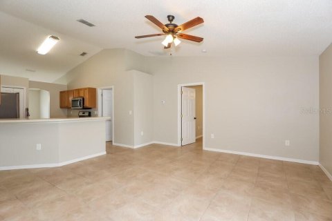 Villa ou maison à louer à Winter Haven, Floride: 3 chambres, 152.82 m2 № 2404885 - photo 4