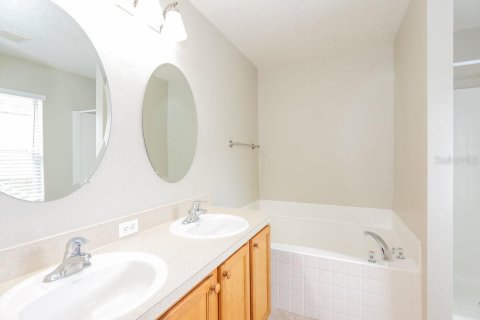 Villa ou maison à louer à Winter Haven, Floride: 3 chambres, 152.82 m2 № 2404885 - photo 11