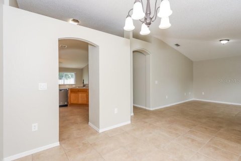 Villa ou maison à louer à Winter Haven, Floride: 3 chambres, 152.82 m2 № 2404885 - photo 7