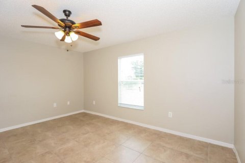 Villa ou maison à louer à Winter Haven, Floride: 3 chambres, 152.82 m2 № 2404885 - photo 5