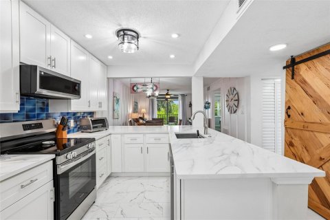 Copropriété à vendre à South Pasadena, Floride: 2 chambres, 103.59 m2 № 2356416 - photo 6