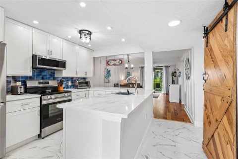 Copropriété à vendre à South Pasadena, Floride: 2 chambres, 103.59 m2 № 2356416 - photo 5