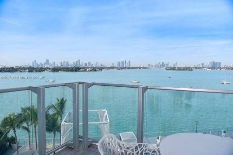 Condominio en venta en Miami Beach, Florida, 45.8 m2 № 1940571 - foto 2