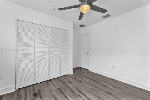 Снять в аренду виллу или дом в Майами, Флорида 3 спальни, 137.5м2, № 1988703 - фото 8