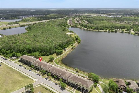 Touwnhouse à vendre à Orlando, Floride: 4 chambres, 208.84 m2 № 2094769 - photo 2