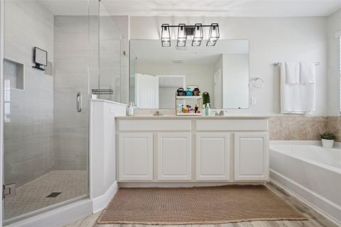Touwnhouse à vendre à Orlando, Floride: 4 chambres, 208.84 m2 № 2094769 - photo 19