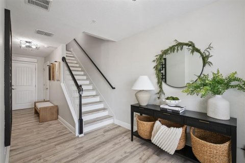 Touwnhouse à vendre à Orlando, Floride: 4 chambres, 208.84 m2 № 2094769 - photo 5