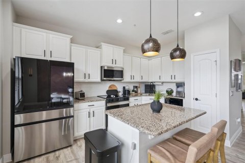 Touwnhouse à vendre à Orlando, Floride: 4 chambres, 208.84 m2 № 2094769 - photo 8