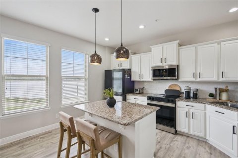 Touwnhouse à vendre à Orlando, Floride: 4 chambres, 208.84 m2 № 2094769 - photo 9