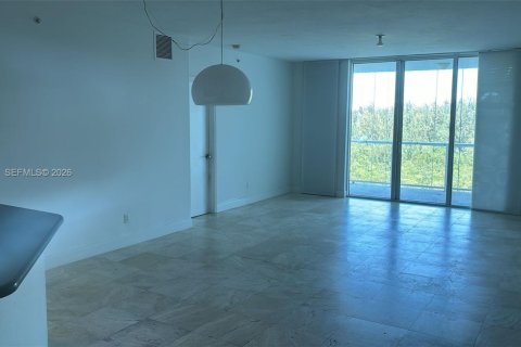 Copropriété à louer à North Miami, Floride: 3 chambres, 175.21 m2 № 2312098 - photo 4