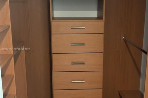 Copropriété à louer à North Miami, Floride: 3 chambres, 175.21 m2 № 2312098 - photo 12