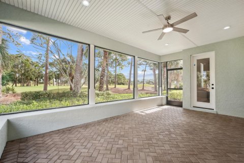 House in Vero Beach, Florida 3 bedrooms, 184.78 sq.m. № 2307046 - photo 29