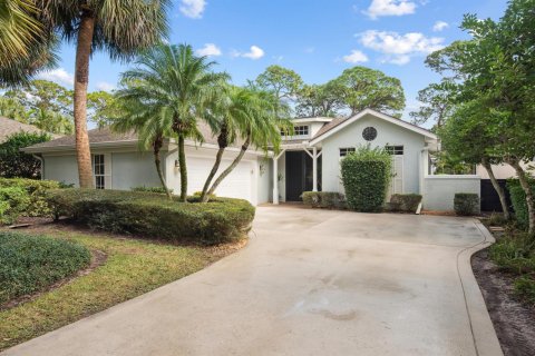 House in Vero Beach, Florida 3 bedrooms, 184.78 sq.m. № 2307046 - photo 2